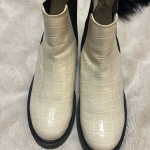 Steve Madden Cream Ankle Boots in style